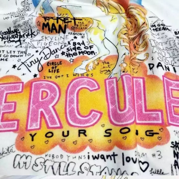 ❤️Hercules Winged Pegasus Unicorn Elton John Tee - Picture 6 of 7